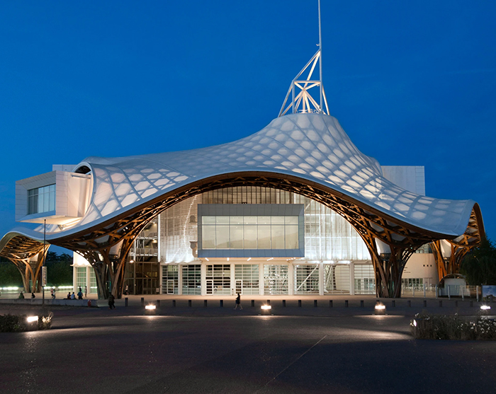 700Centre-Pompidou-Metz-by-Shigeru-Ban-and-Jean-de-Gastines_Photo © dezeen (14).jpg