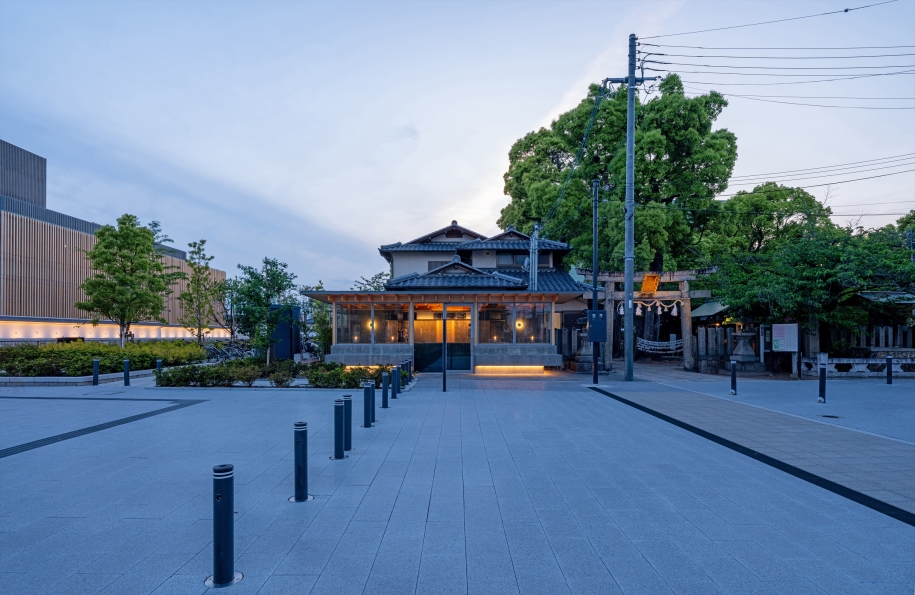 Cafe N Plus An Ambiguous Boundary