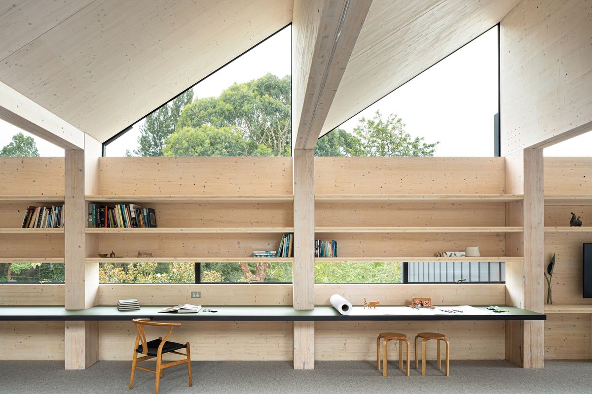 How Does Wooden Architecture Organize Space?