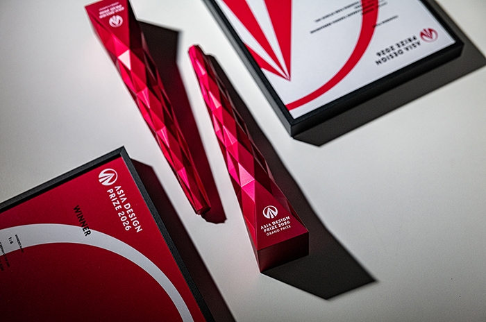 The Power That Scales a One-Person Brand: Automation and Outsourcing