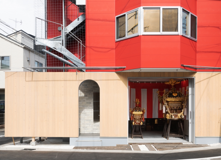 A community hall to protect the old town